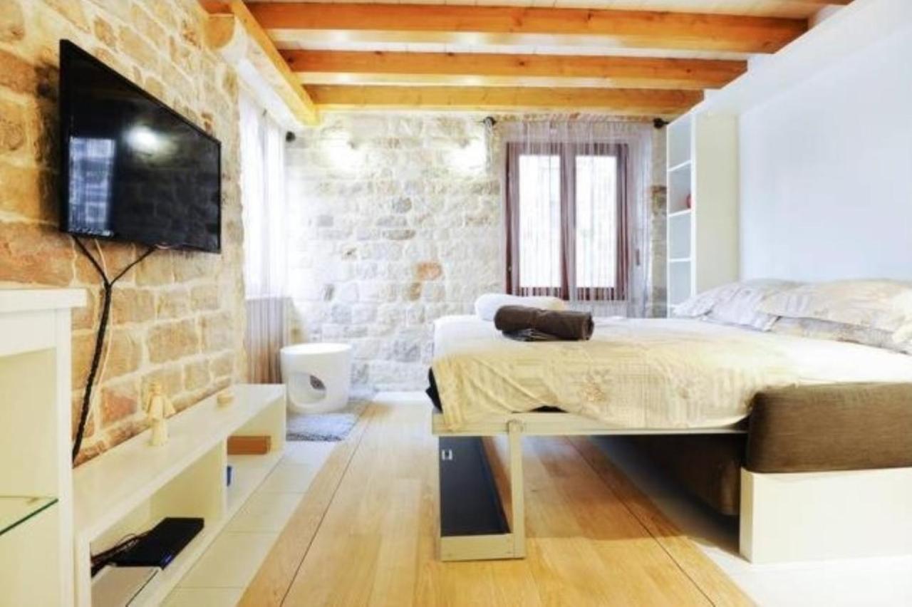 Apartment Capo Family & Capo Studio -Old Town-Parking Trogir Extérieur photo